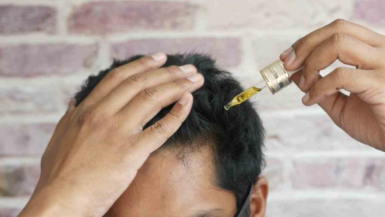 Does Oil Massage Remove Hair Dandruff